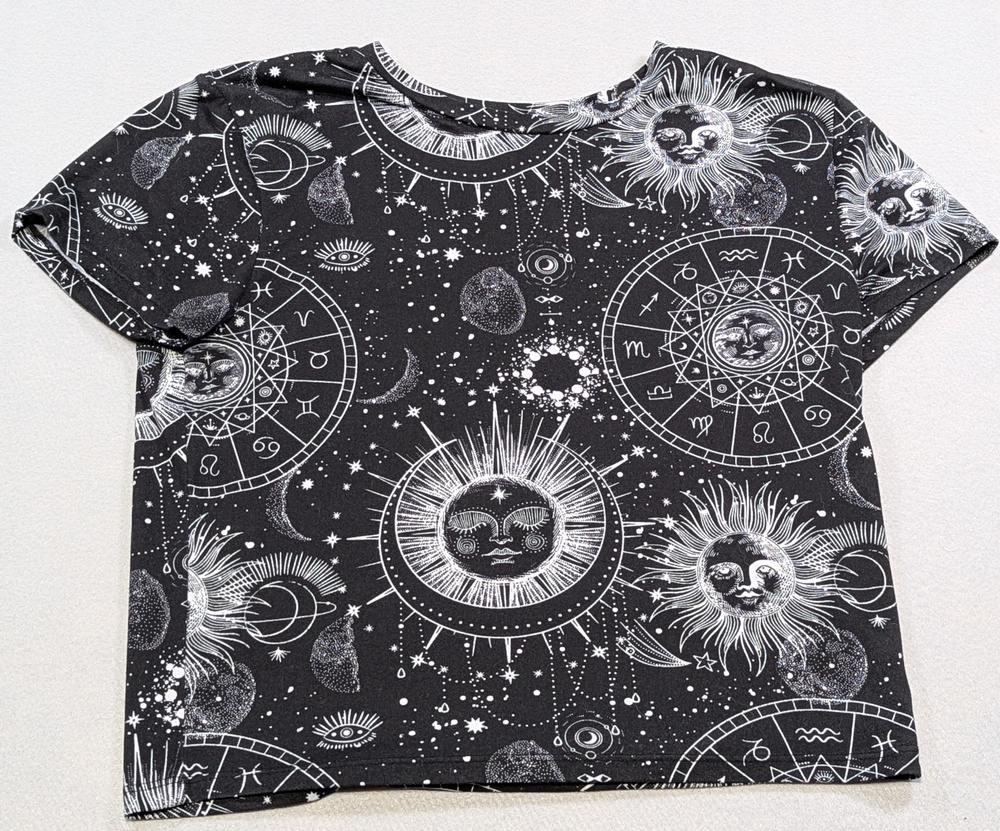 Astrology Shirt Juniors XL Black Celestial Sun Moon Zodiac Graphic Cropped Tee